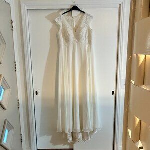 Sydney's Closet White Wedding Gown Size 14